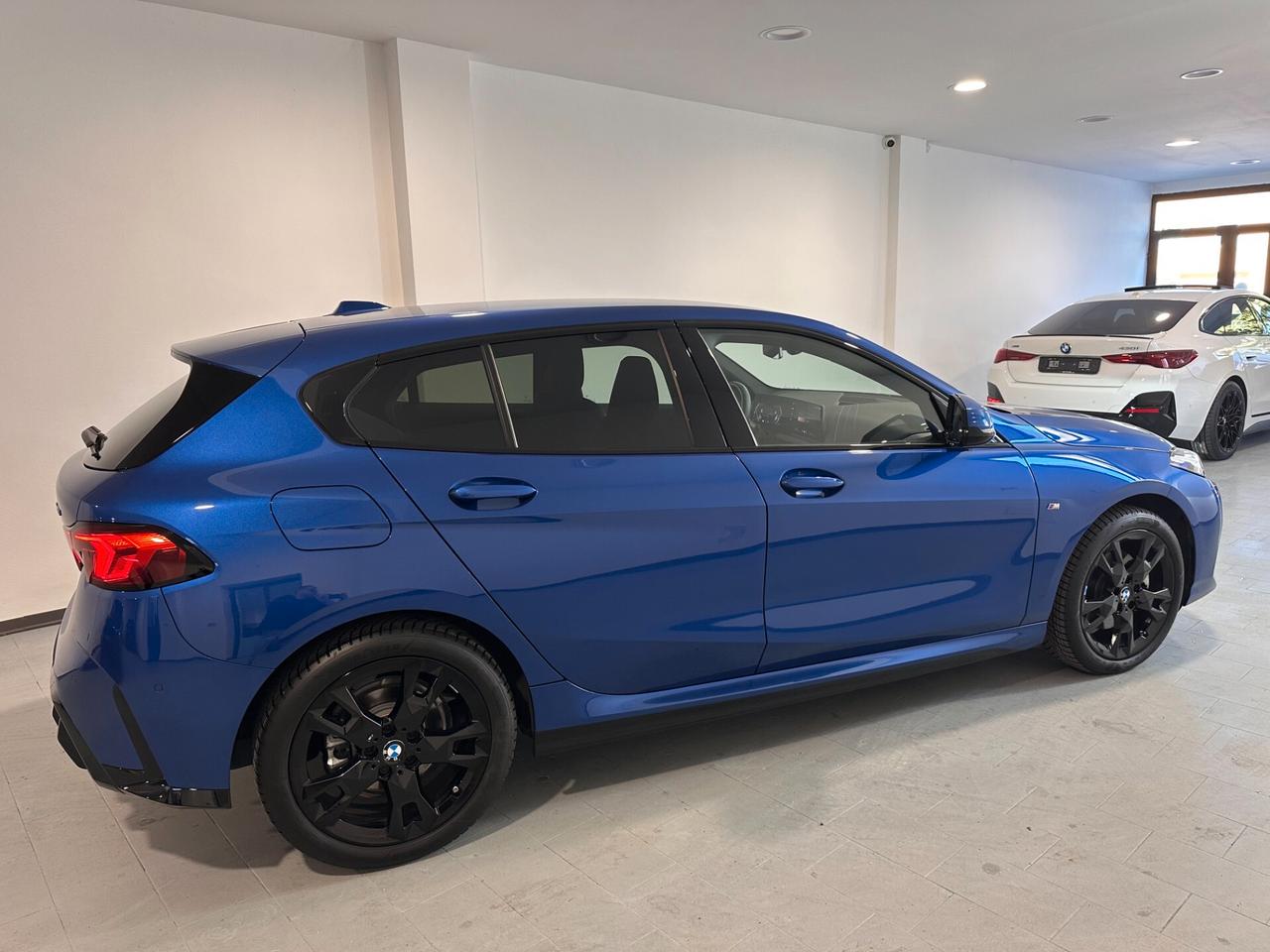 Bmw 118d 5p. M Sport STEPTRONIC_FARI MATRIX_CAMERA _R18_NAVI