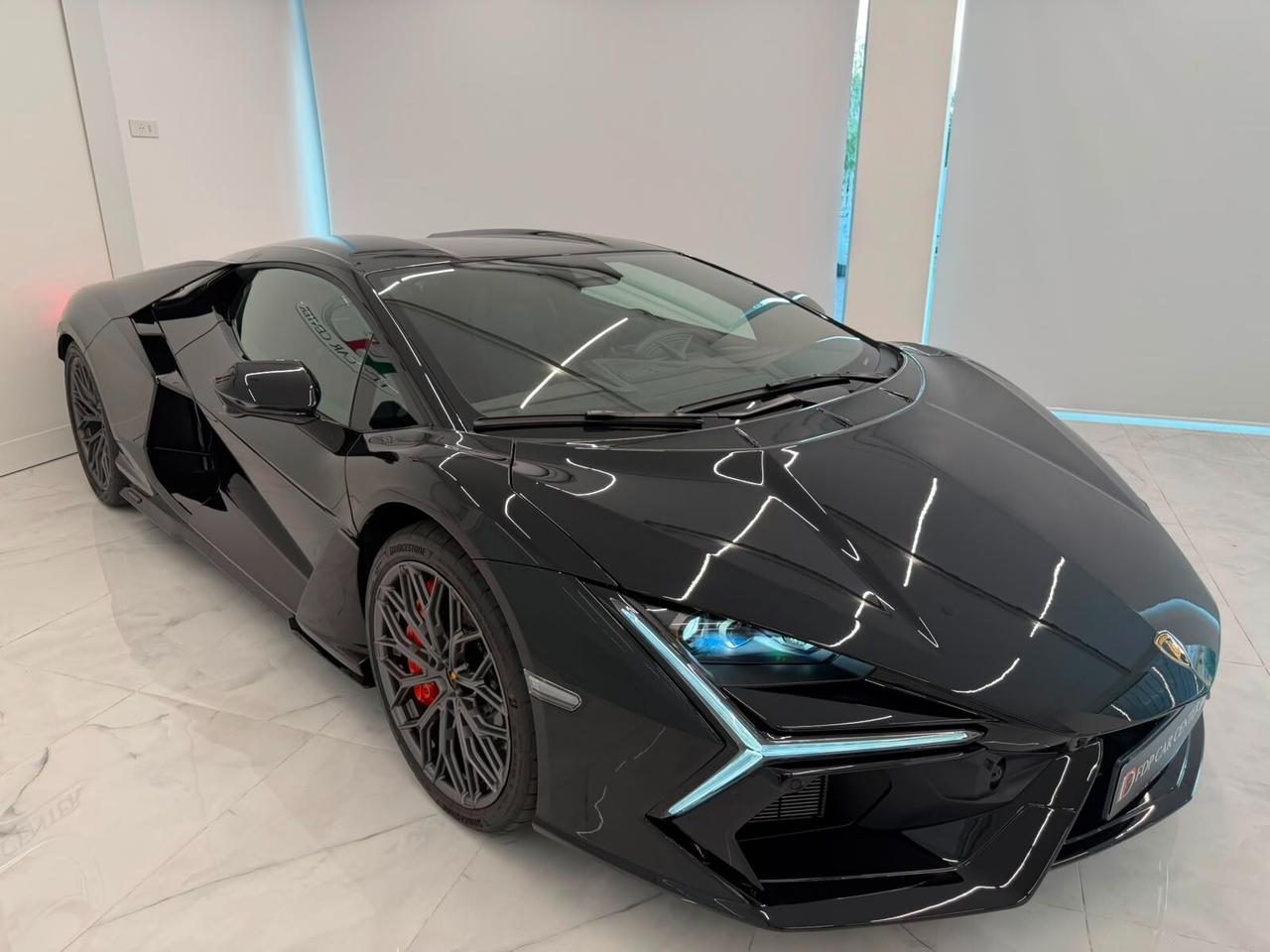 Lamborghini Revuelto Carbon