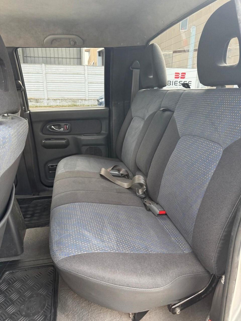 Mitsubishi L200 2.5 TDI 4WD Club Cab Pup. GLS Targ.