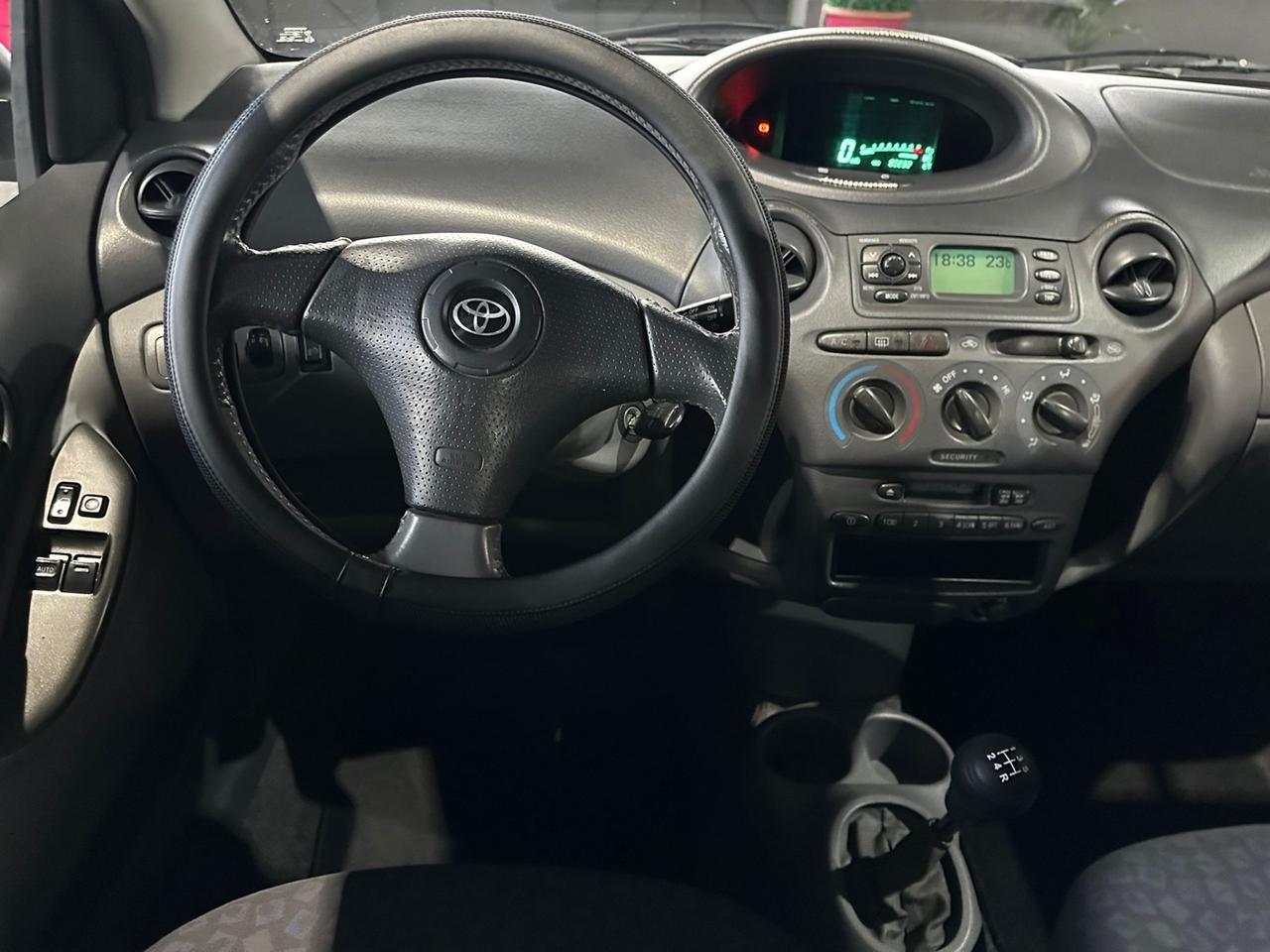 Toyota Yaris 1.3i 16V cat 5 porte Luna