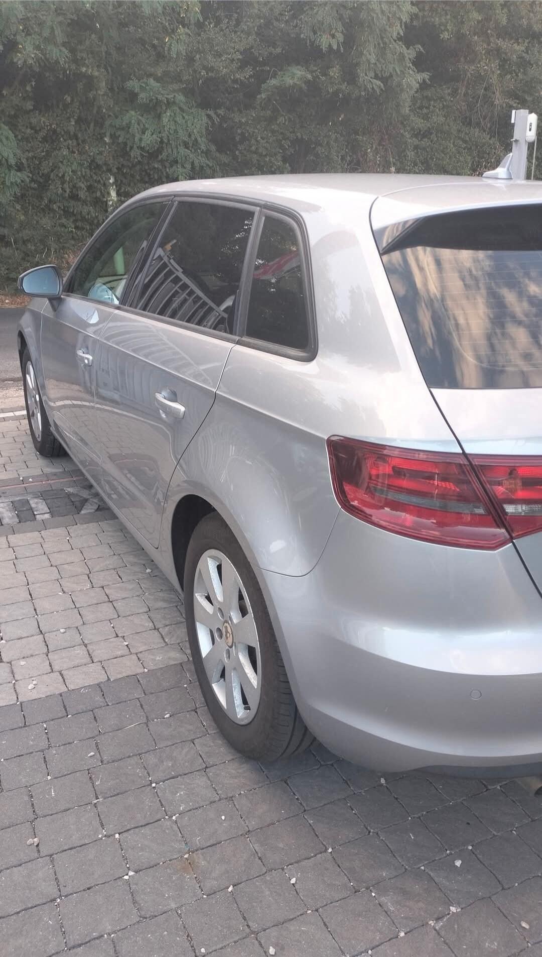 Audi A3 1.6 TDI clean diesel S tronic Ambition