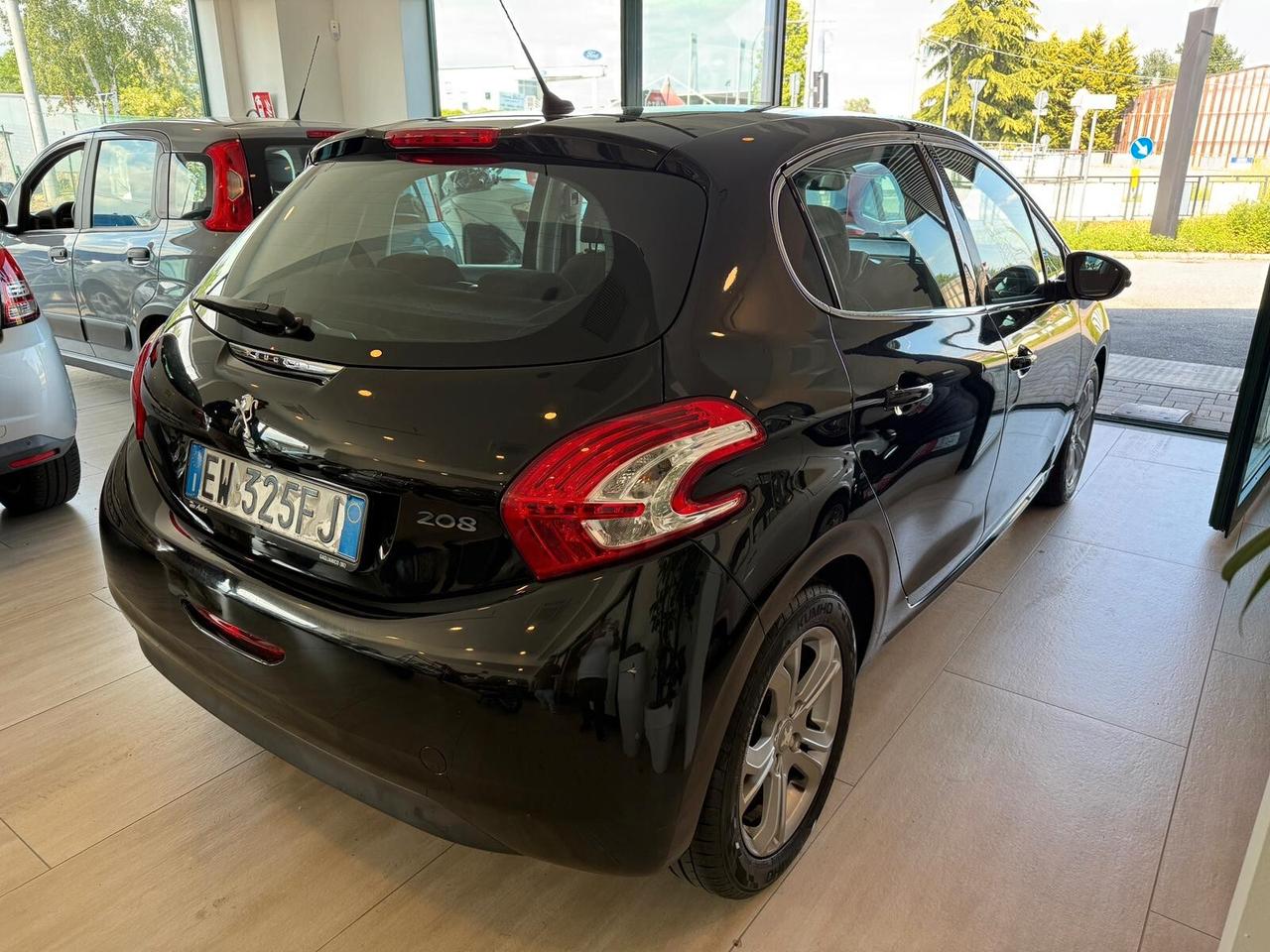 Peugeot 208 1.4 HDi 68 CV 5 porte Allure