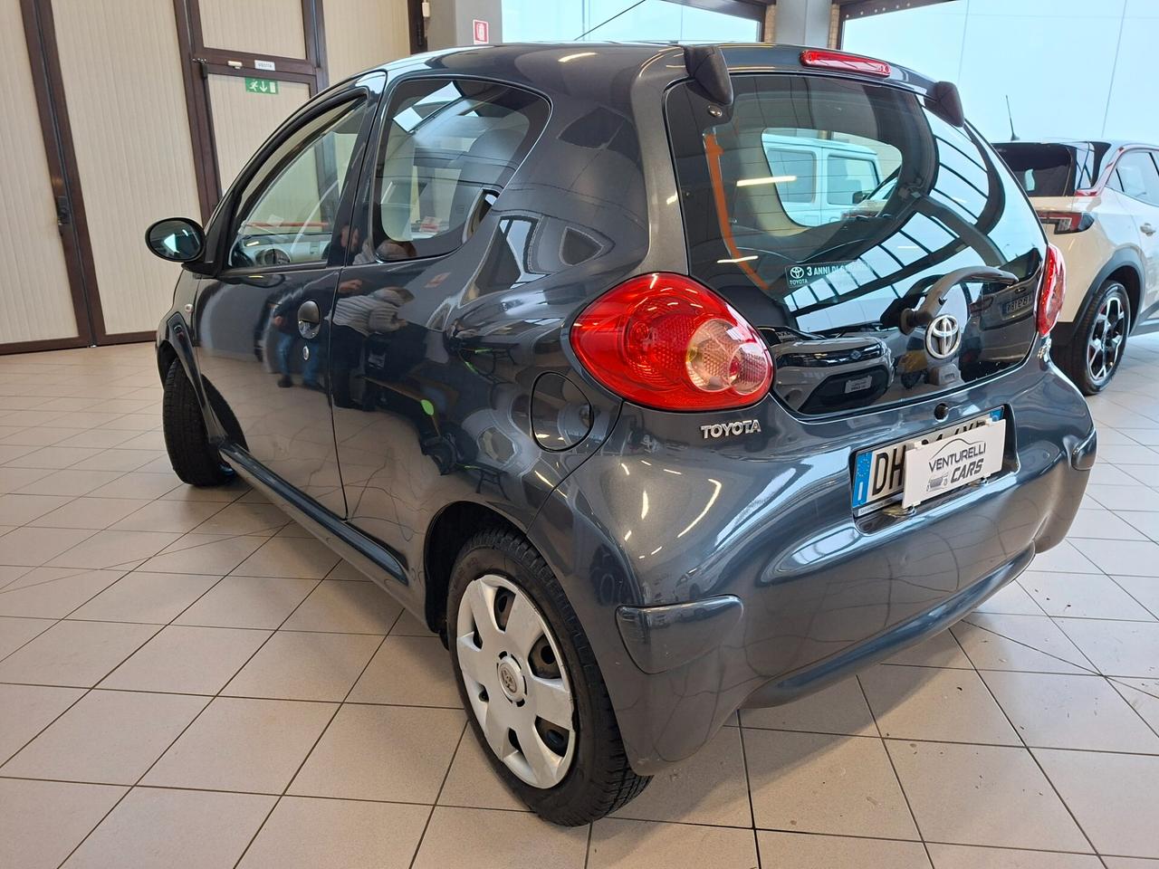 Toyota Aygo 1.0 12V VVT-i 3 porte Sol CON CLIMA