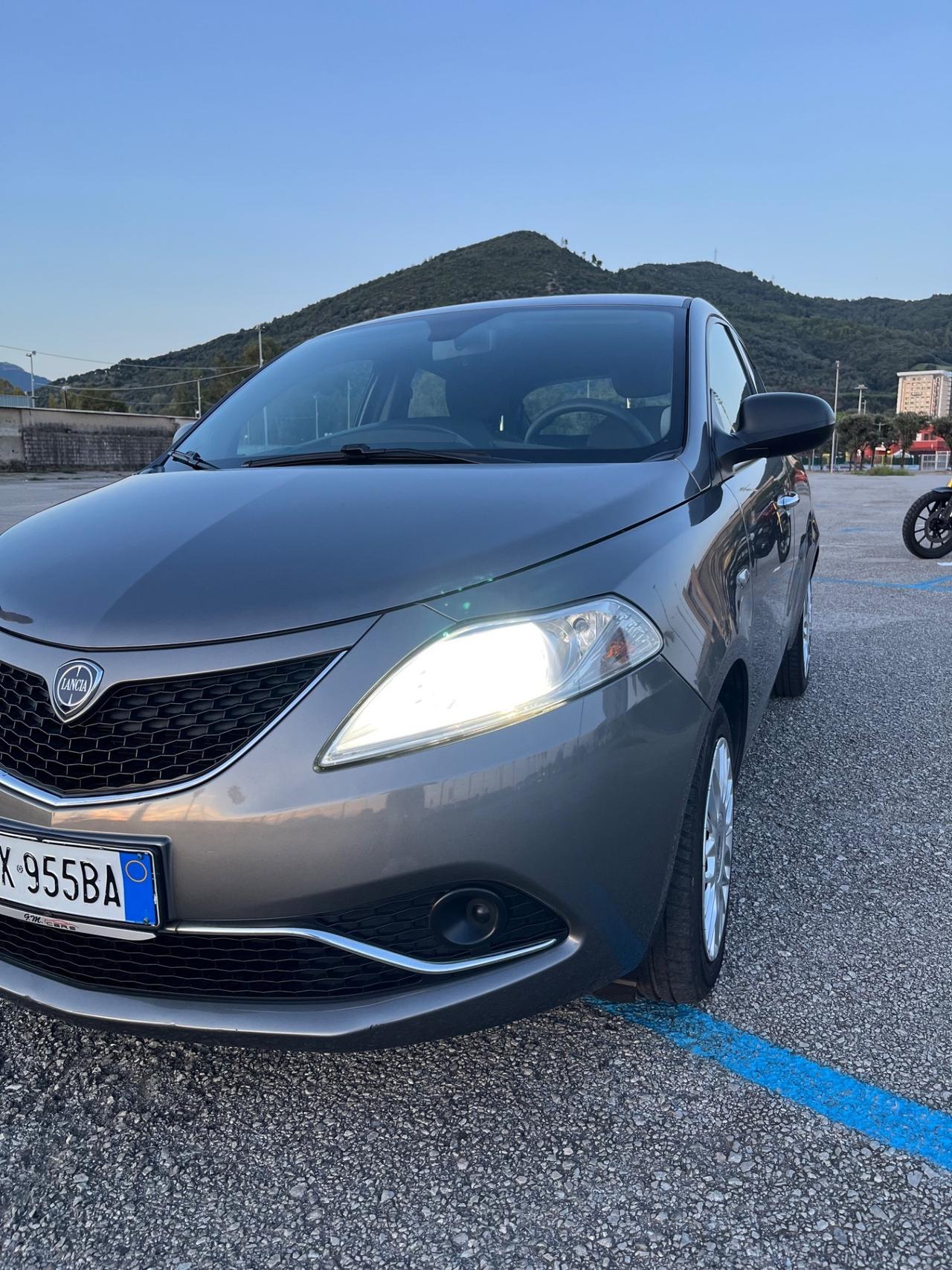 Lancia Ypsilon 0.9 TwinAir 85 CV 5 porte S&S DFN Gold