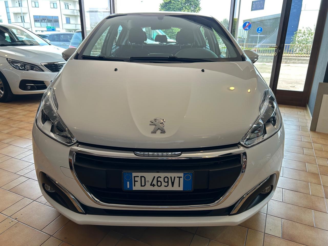 Peugeot 208 - 1.2 PureTech 82 CV 119.000 KM