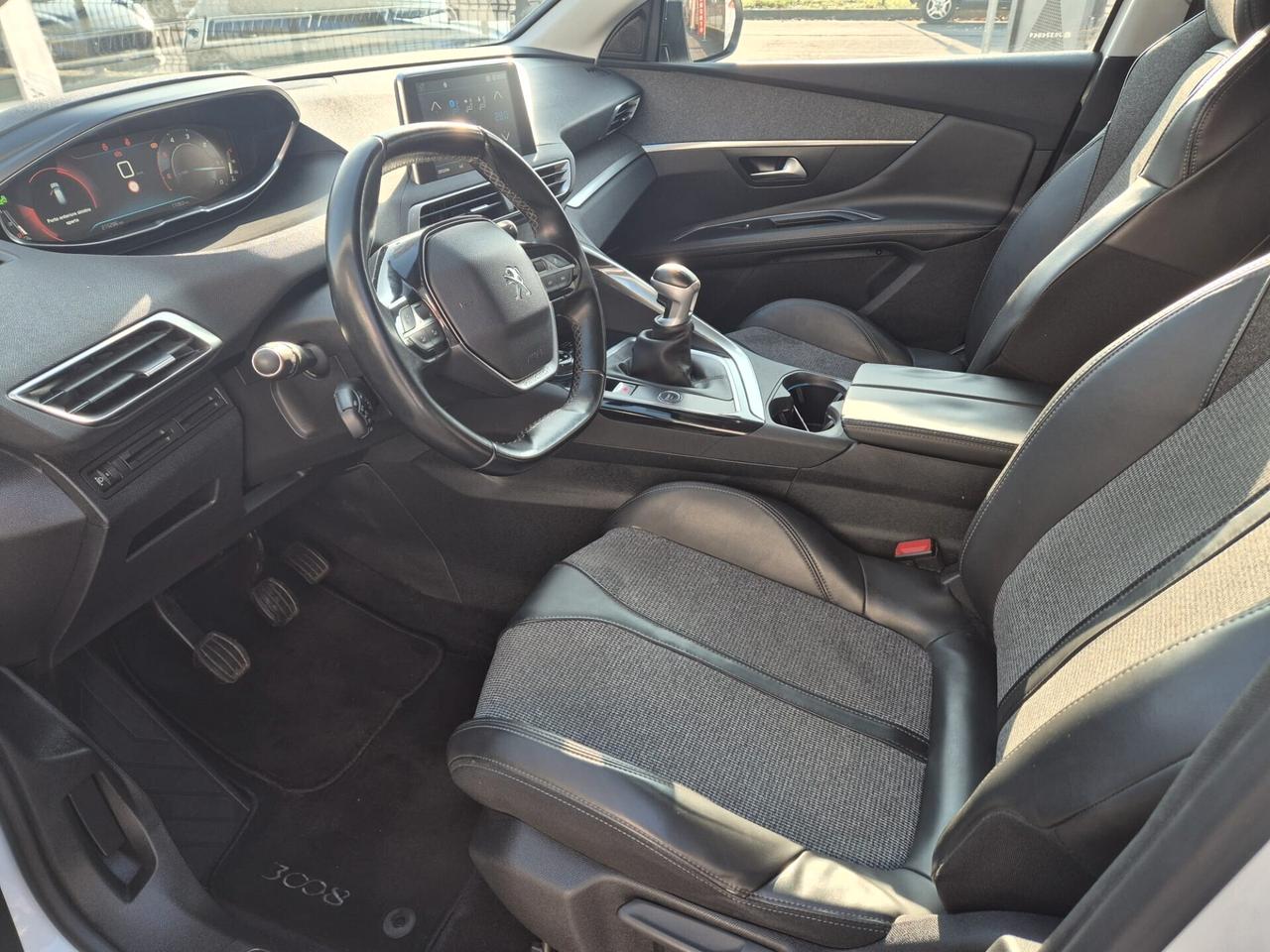 Peugeot 3008 1.5 HDi 130 S&S Allure E6B--UNIPROPR.!!!