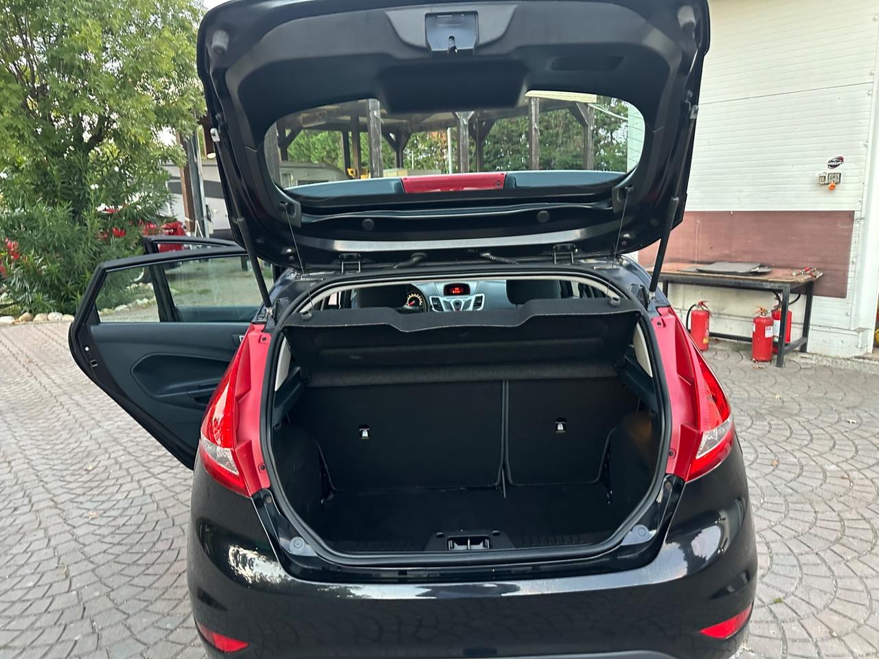 Ford Fiesta 1.2 60CV 5 porte Titanium G P L BELLISSIMA SOLO 134.000 KM IDONEA PER NEO0PATENTATII PERMUTABILE