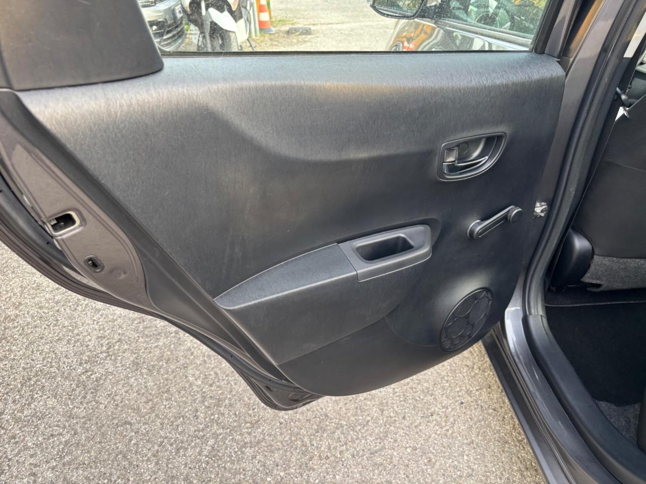 Toyota Yaris 1.3 5 porte Lounge AUTOMATICA
