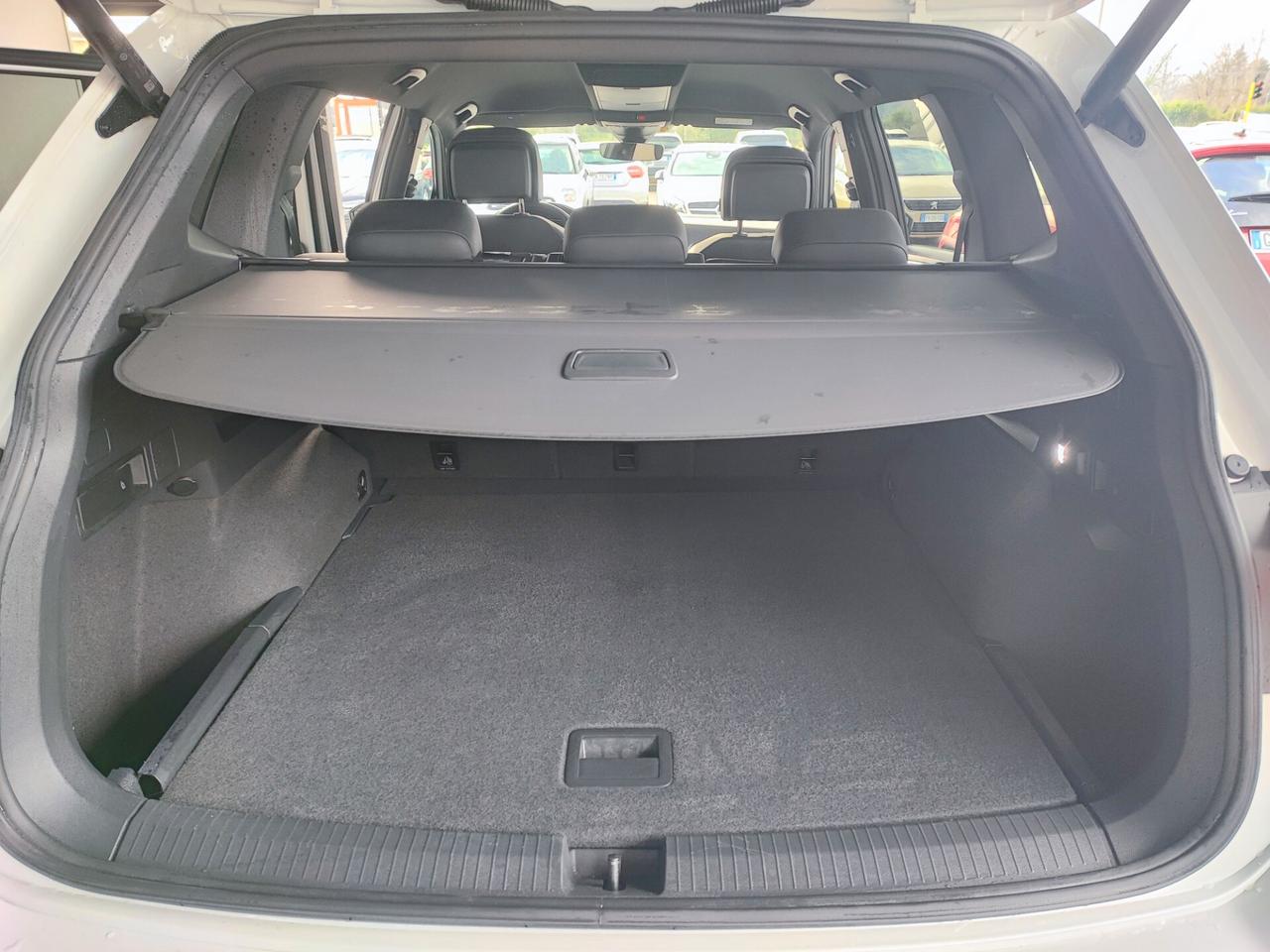 Volkswagen Tiguan Allspace 2.0 TDI 200 CV SCR DSG 4MOTION R-Line