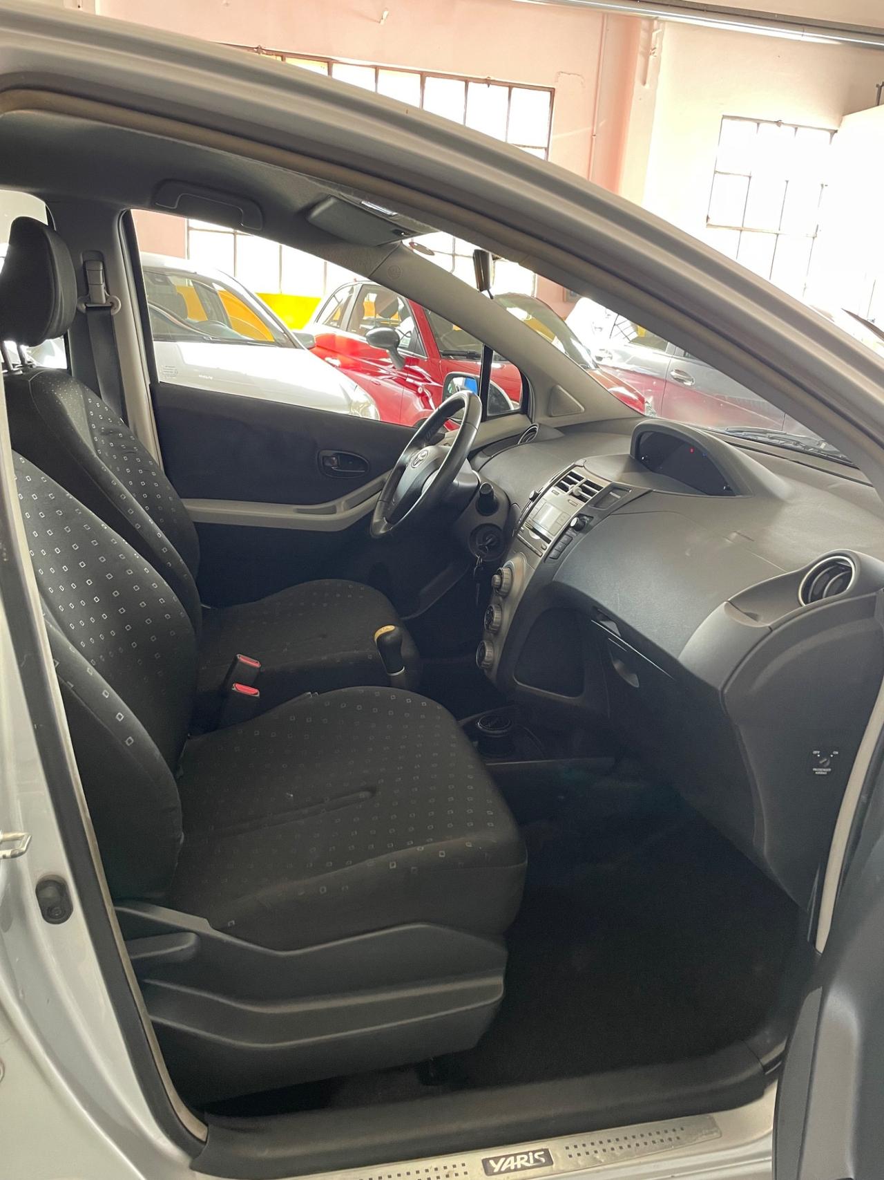 Toyota Yaris 1.0 5 porte TAGLIANDI CERTIFICATI