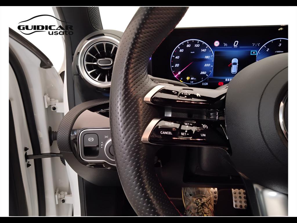 Mercedes-Benz Classe A - W177 2018 - A 180 d AMG LINE Premium