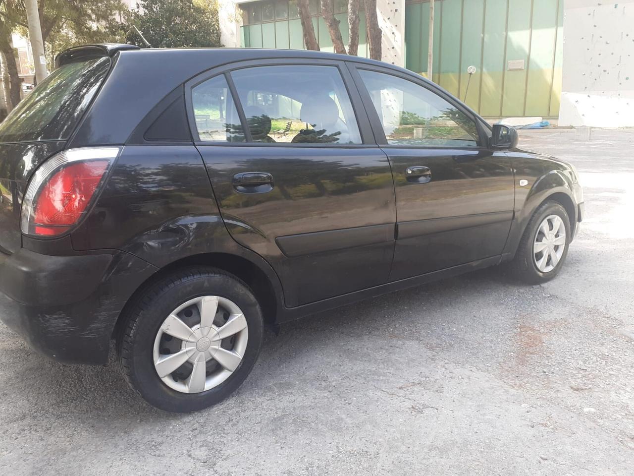 Kia Rio 1.3i cat 4 porte Sedan RS