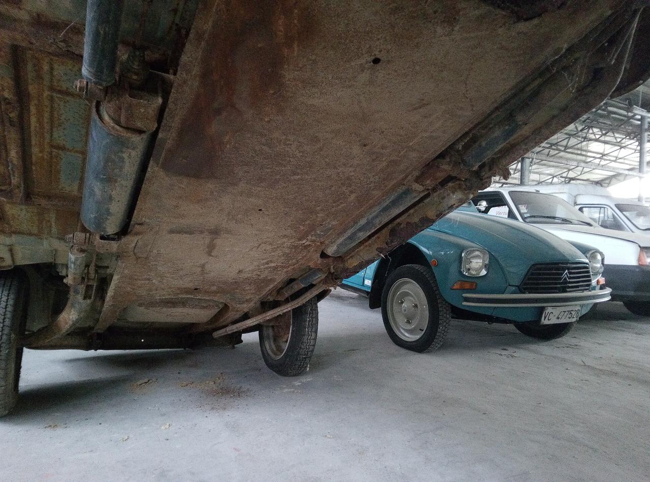 Citroen 2CV Special 400