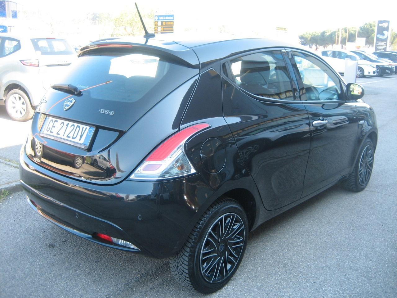 Lancia Ypsilon 1.0 FireFly 5 porte S&S Hybrid Ecochic Gold