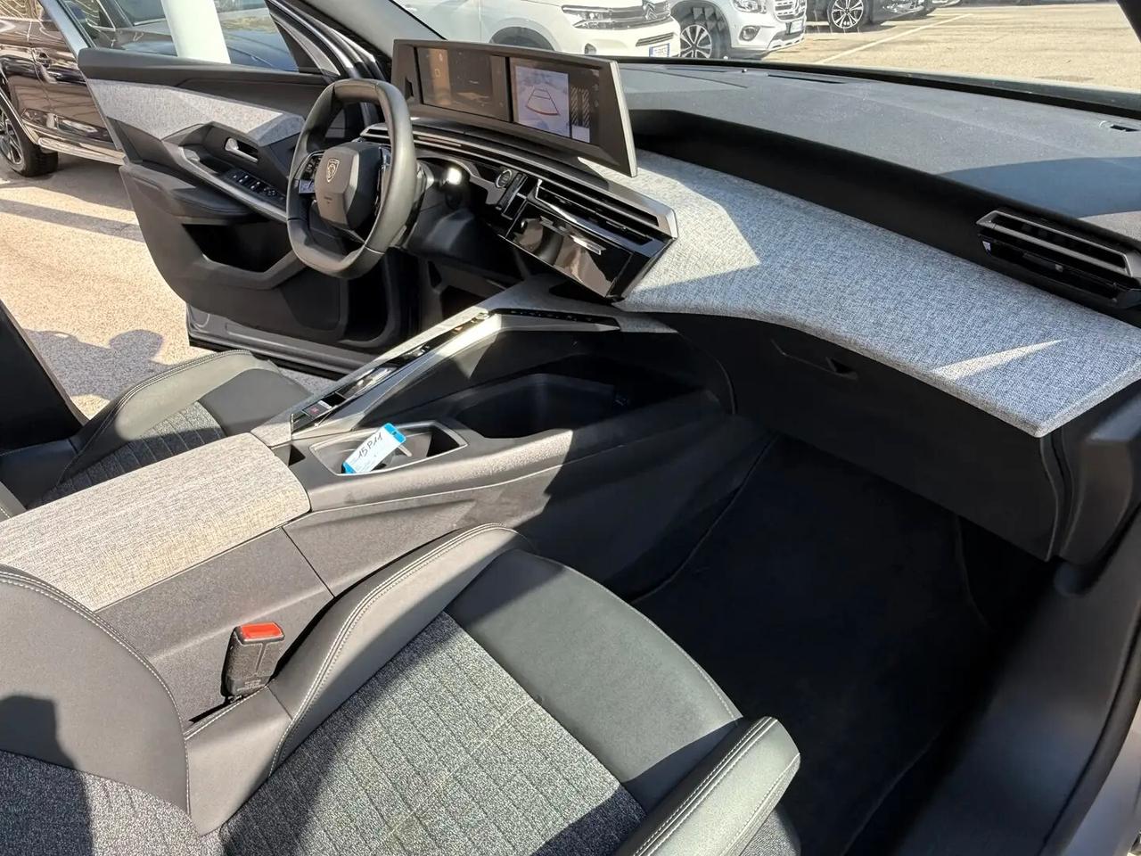 Peugeot 5008 Hybrid 145 e-DCS6 Allure