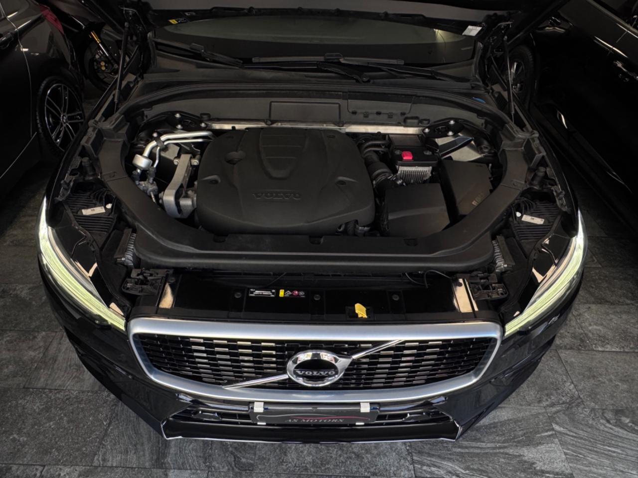 Volvo XC60 2.0 190 D4 AWD R-design IVA esposta