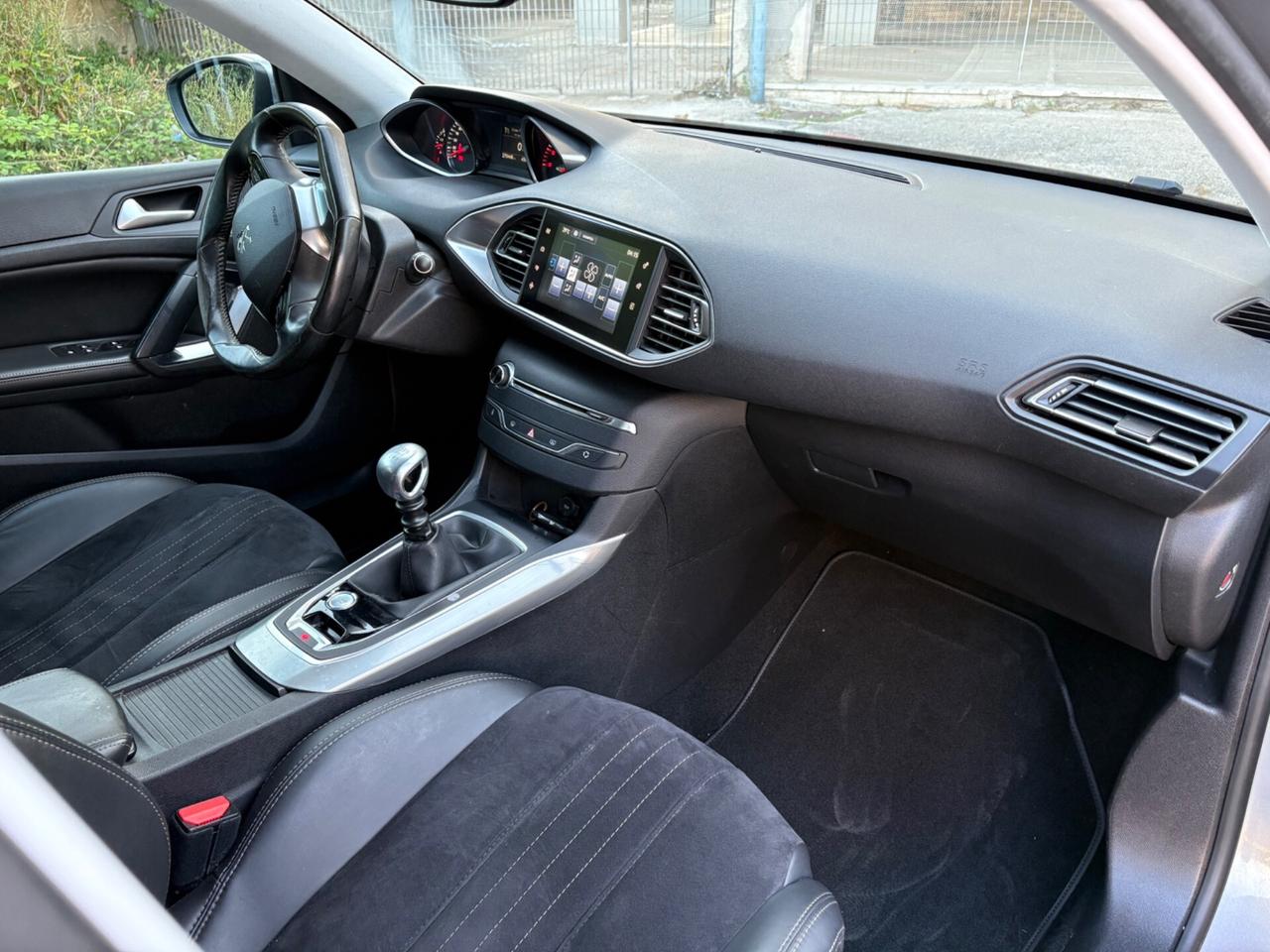 Peugeot 308 BlueHDi 1.6 120cv berlina