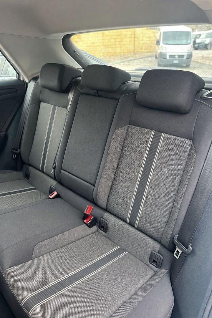 VOLKSWAGEN T-Roc 1.0 TSI Business BlueMotion Technology