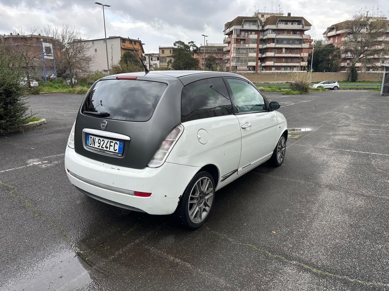 Lancia Ypsilon 1.3 MJT 75 CV Argento