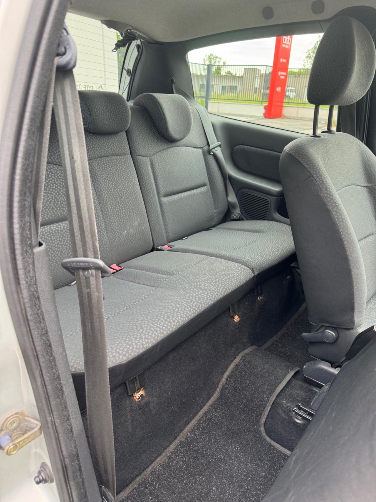 Renault Clio 1.2 16V 3 porte Luxe ideale neopatentati