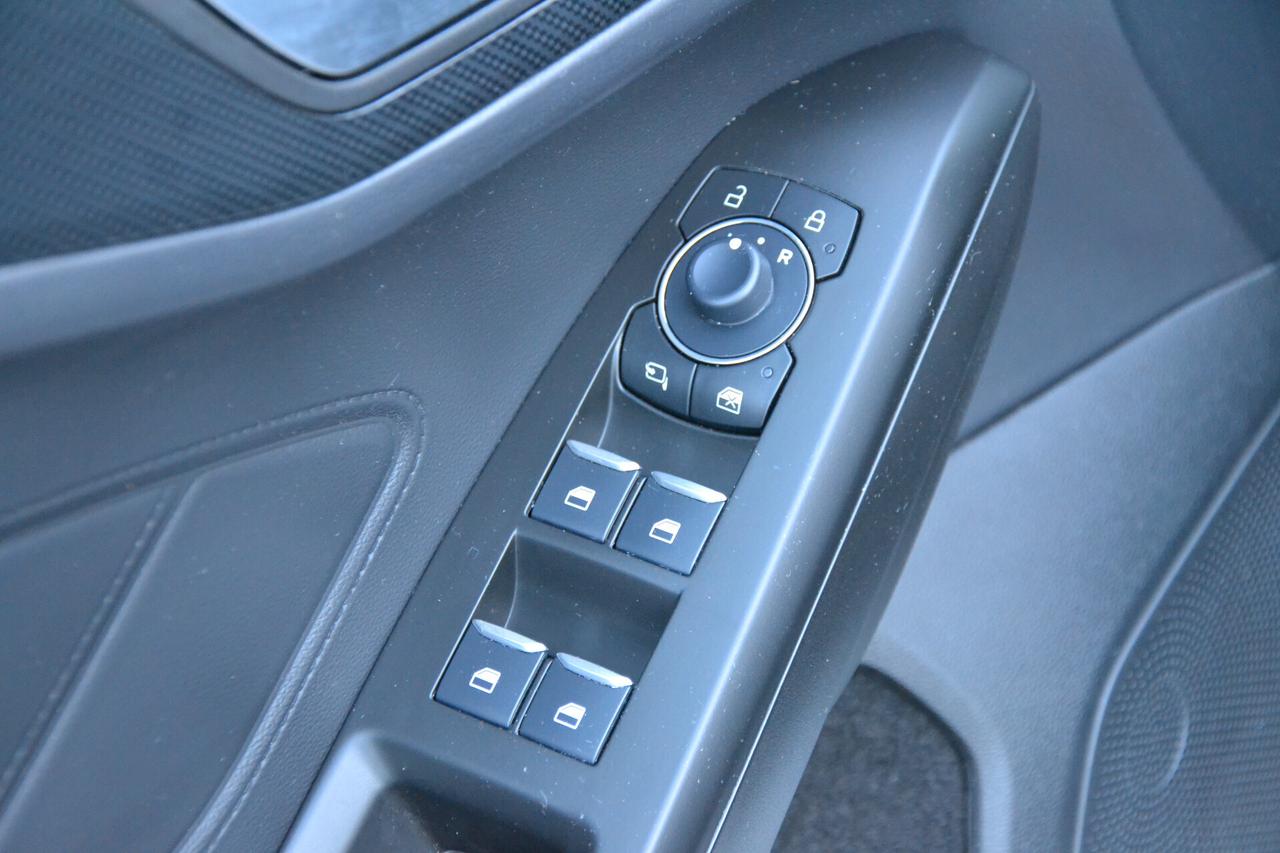 Ford Focus 1.5 115CV ST-LINE AUT. +NAV+FULL LED+RCAM+PRIVACY+