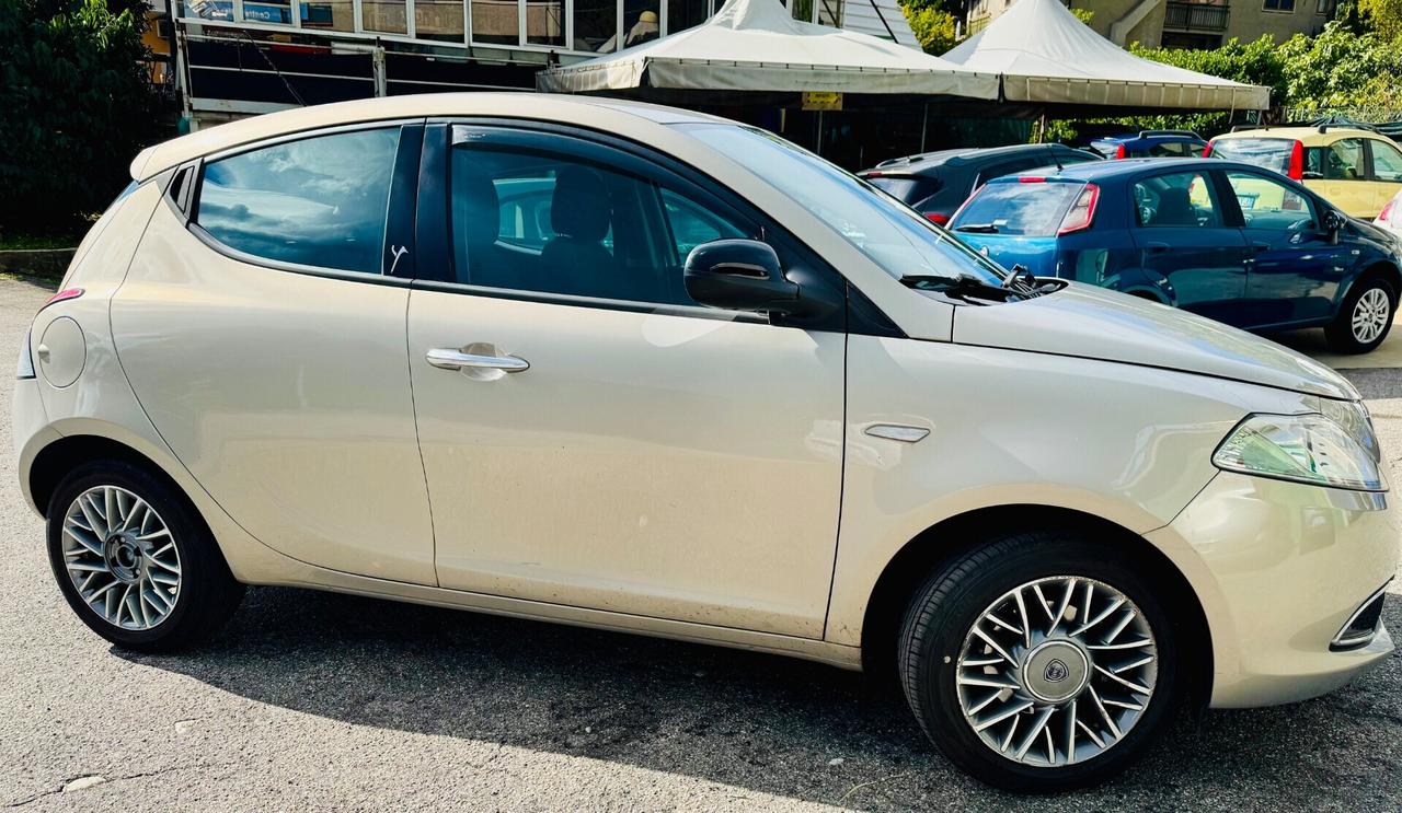 Lancia Ypsilon 0.9 TwinAir 85 CV Cambio Automatico
