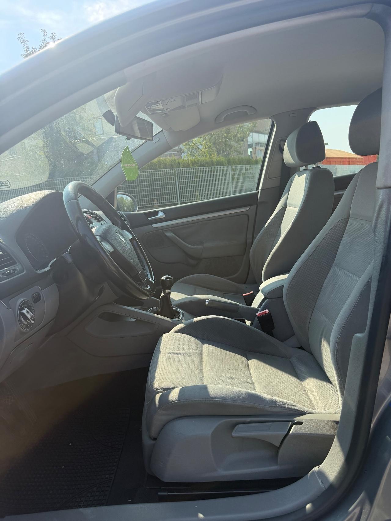 Volkswagen Golf 2.0 16V TDI 5p. Sportline