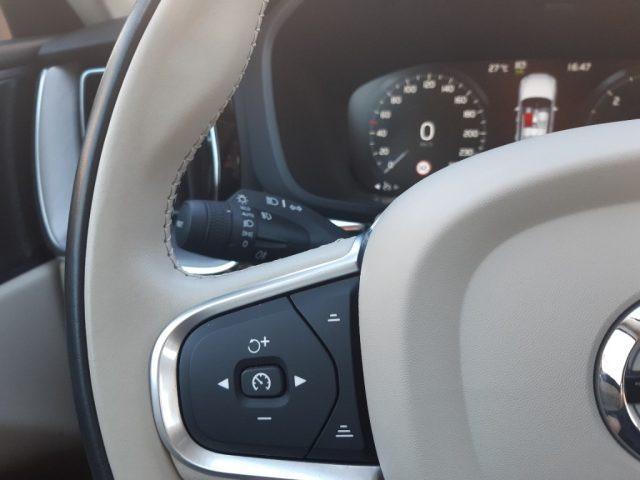 VOLVO XC60 B4 (d) Geartronic Momentum