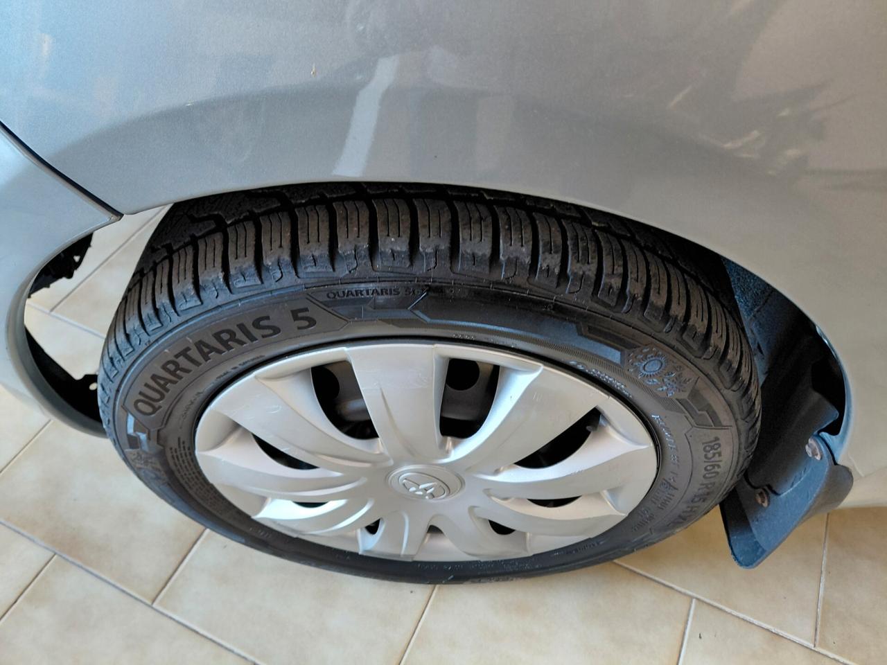 TOYOTA YARIS ANNO 2008 BZ 1.0 ADATTA NEOPATENTATI KM 185 MILA