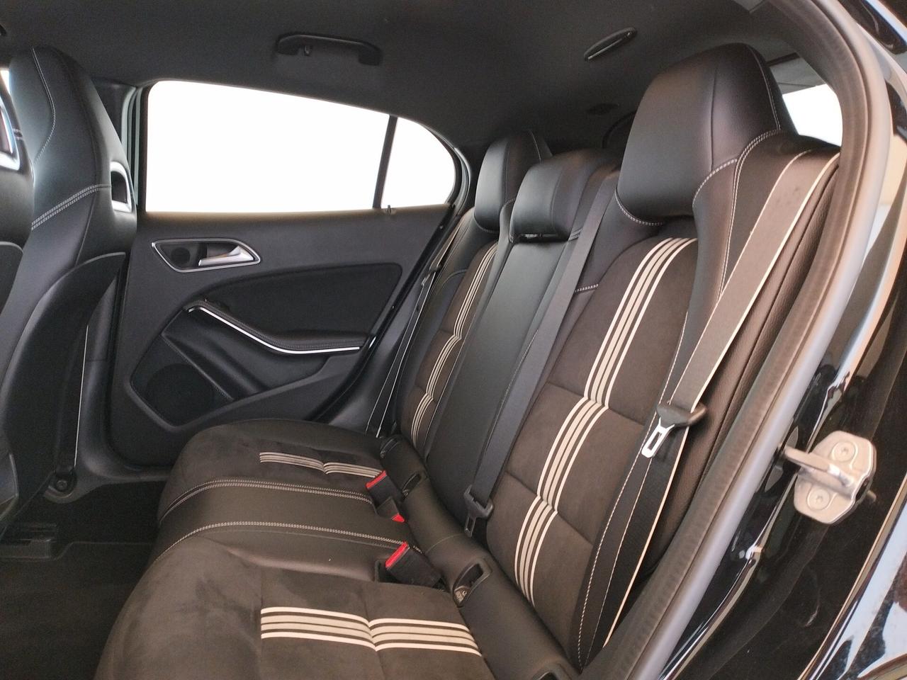 Mercedes-benz GLA 180 Night Edition- NEOPATENTATI