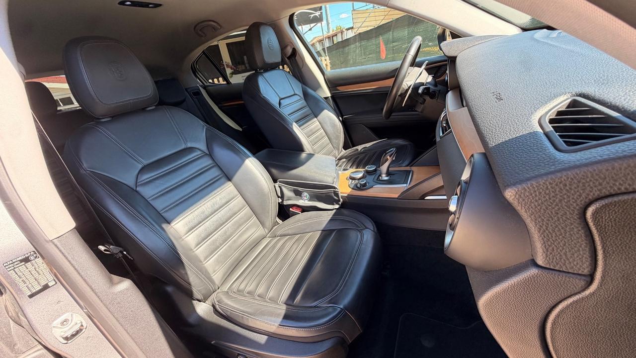 Alfa Romeo Stelvio 2.0 Turbo 280 CV AT8 Q4 First Edition