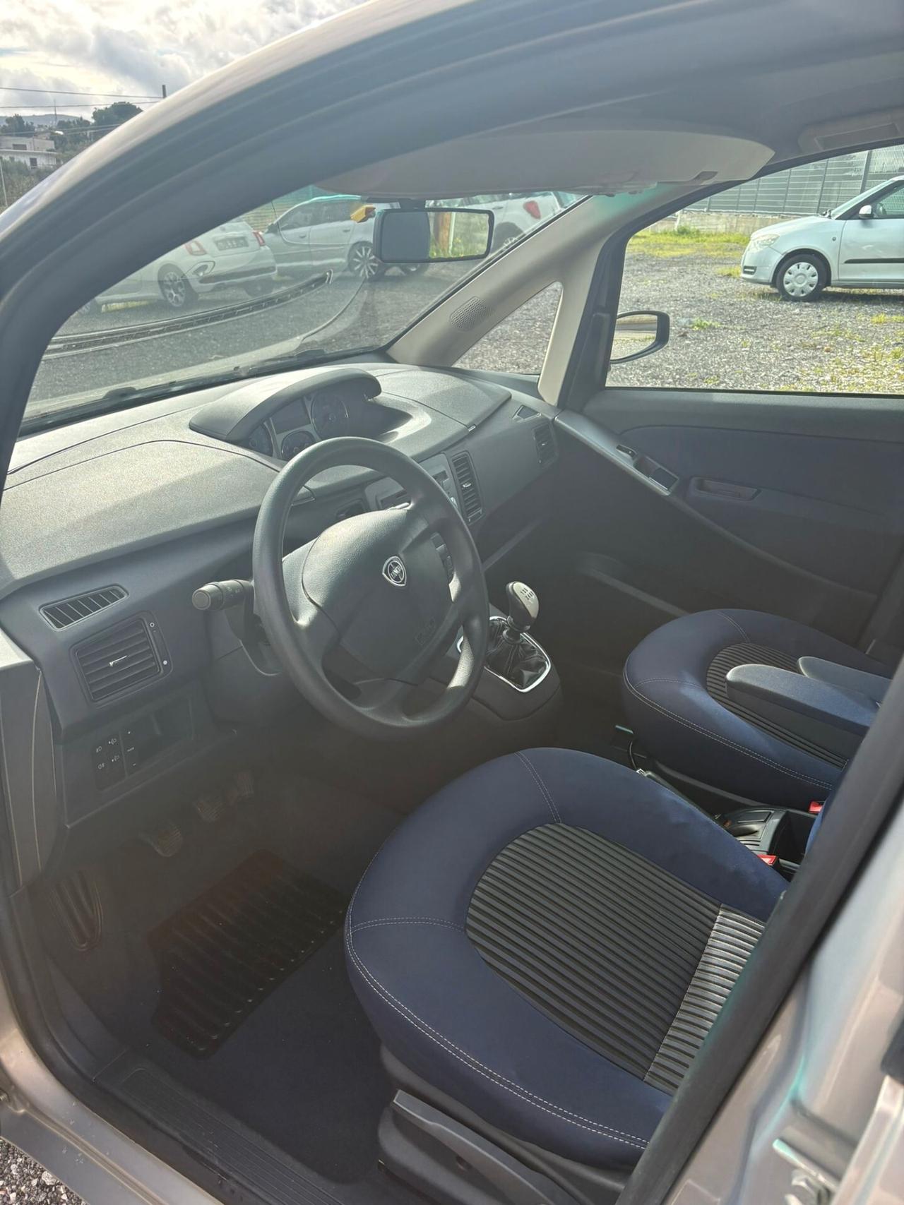 Lancia MUSA 1.4 16V Poltrona Frau