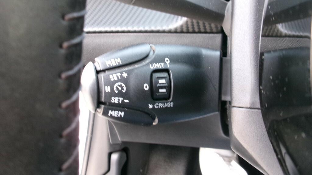 Peugeot 208 5 Porte 1.2 PureTech Allure