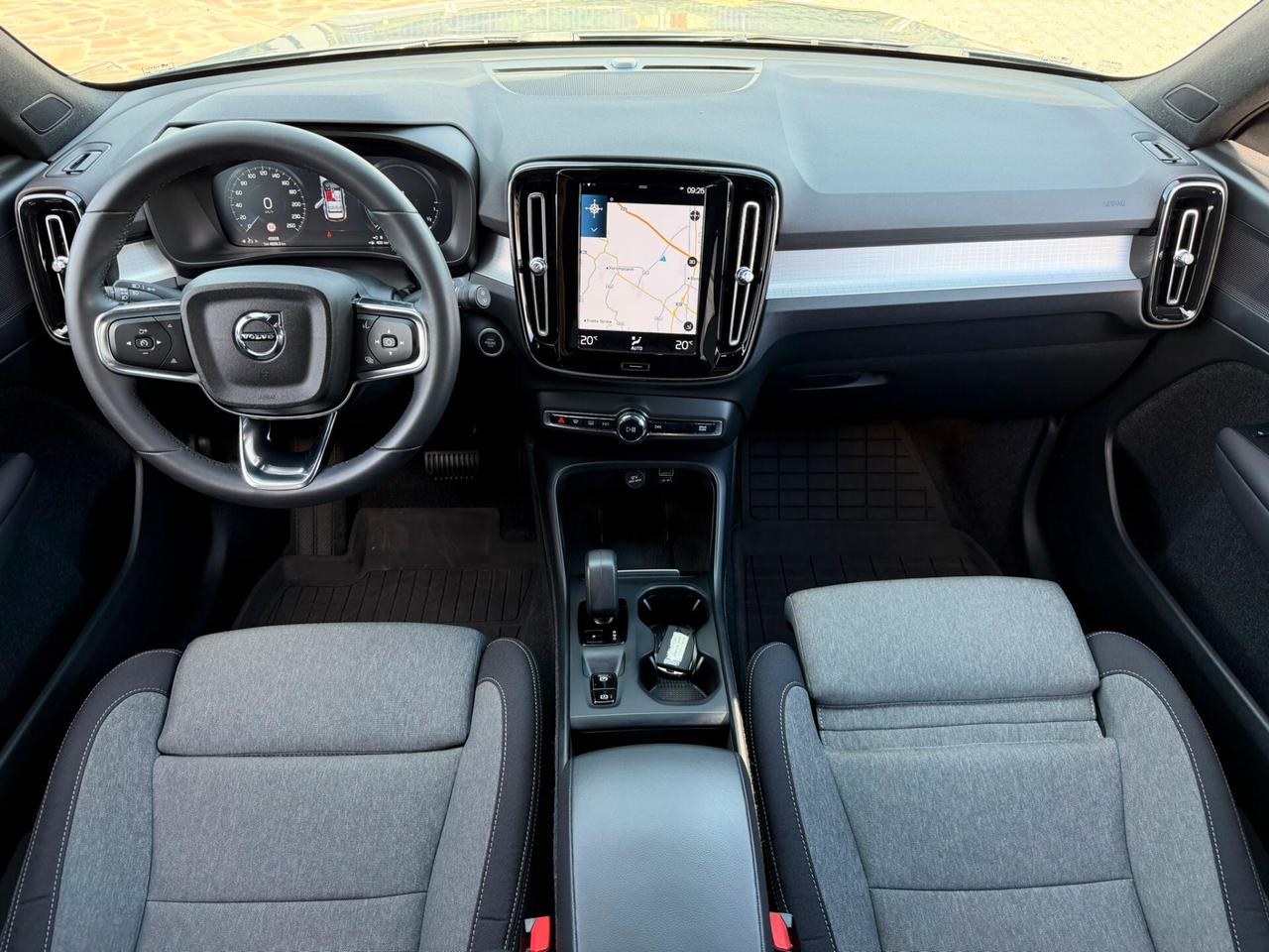 Volvo XC40 Recharge Plug-in Hybrid autocarro N1