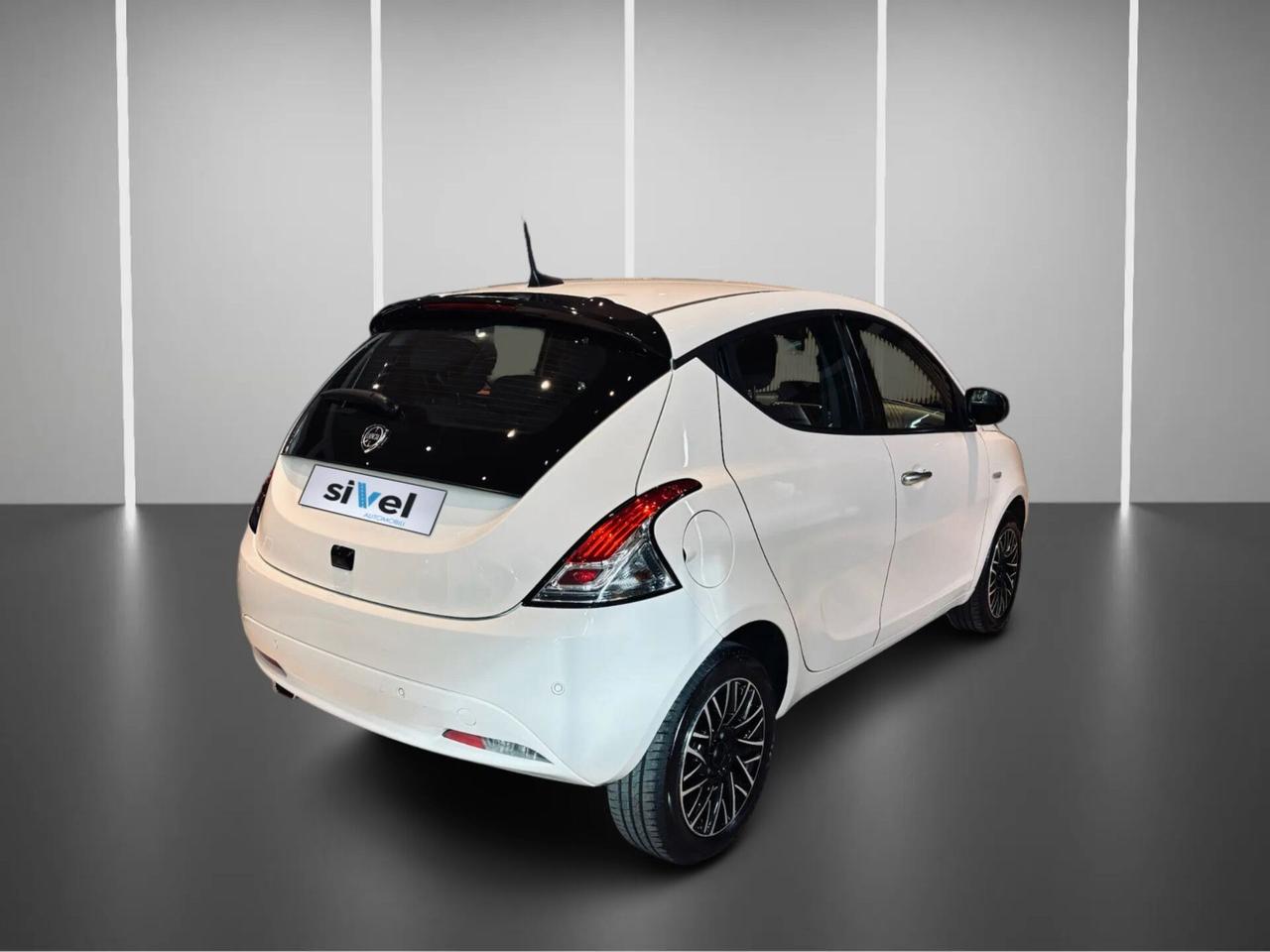 Lancia Ypsilon 1.0 FireFly 5 porte S&S Hybrid Gold Plus