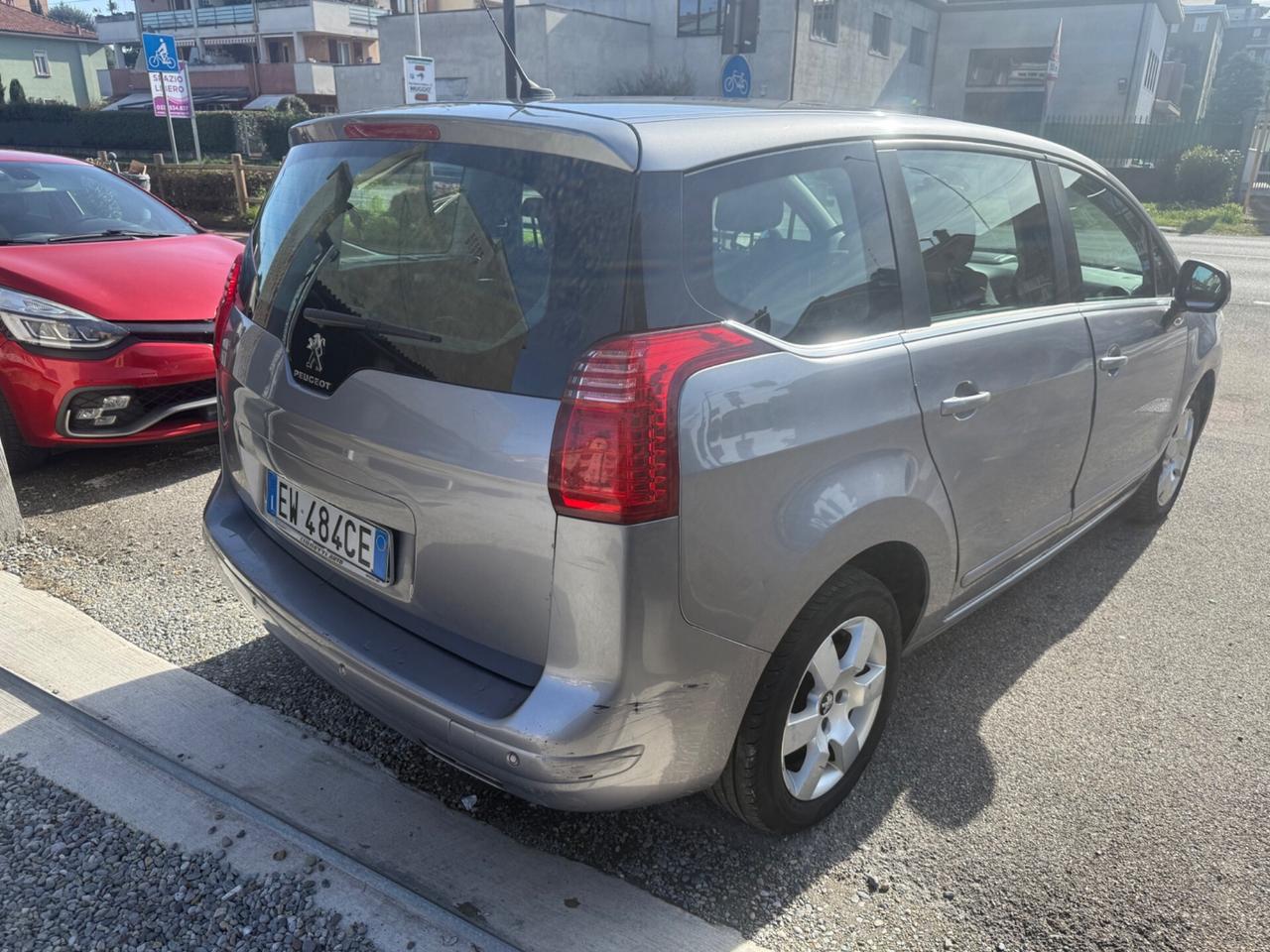 Peugeot 5008 1.6 HDi 115CV 7 posti