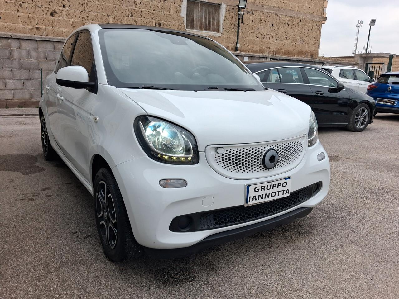 Smart ForFour FOR FOUR 1.0 71 C.V. NAVIGATORE FARI LED CAPPOTTA ELETTRICA GARANZIA 12 MESI CERTIFICATA
