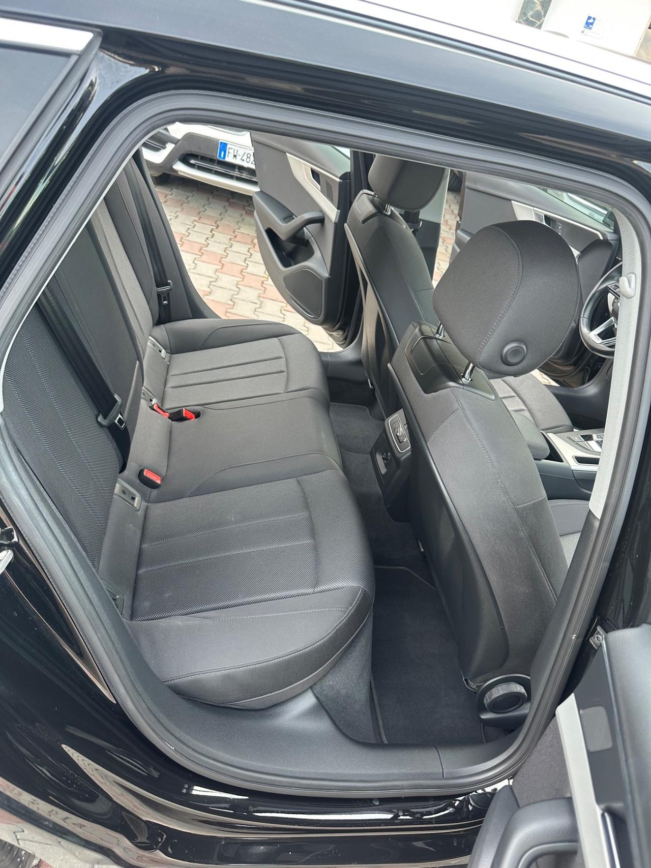 Audi A4 Avant 40 TDI quattro S tronic Business Advanced