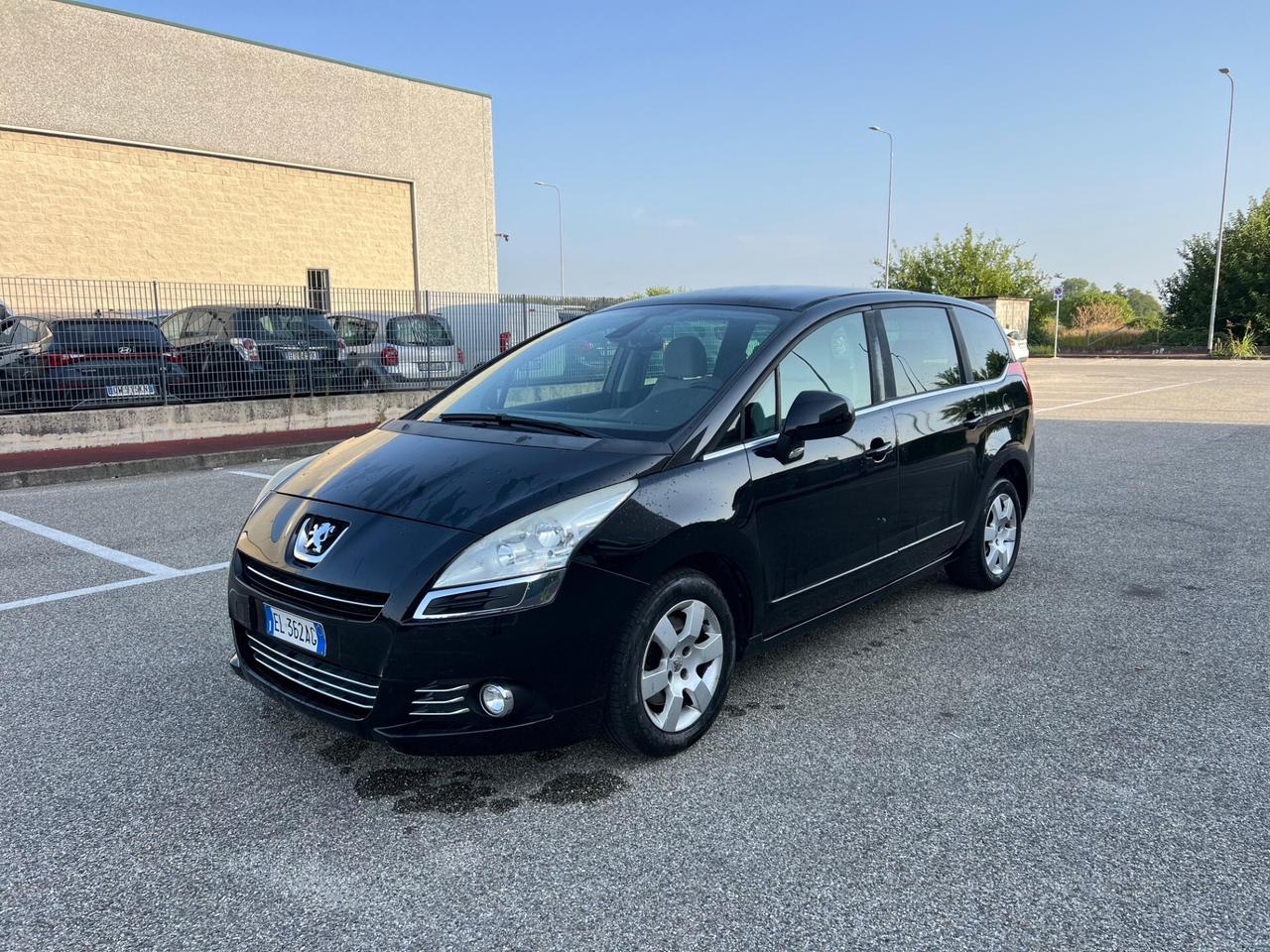 Peugeot 5008 1.6 THP 156CV Allure