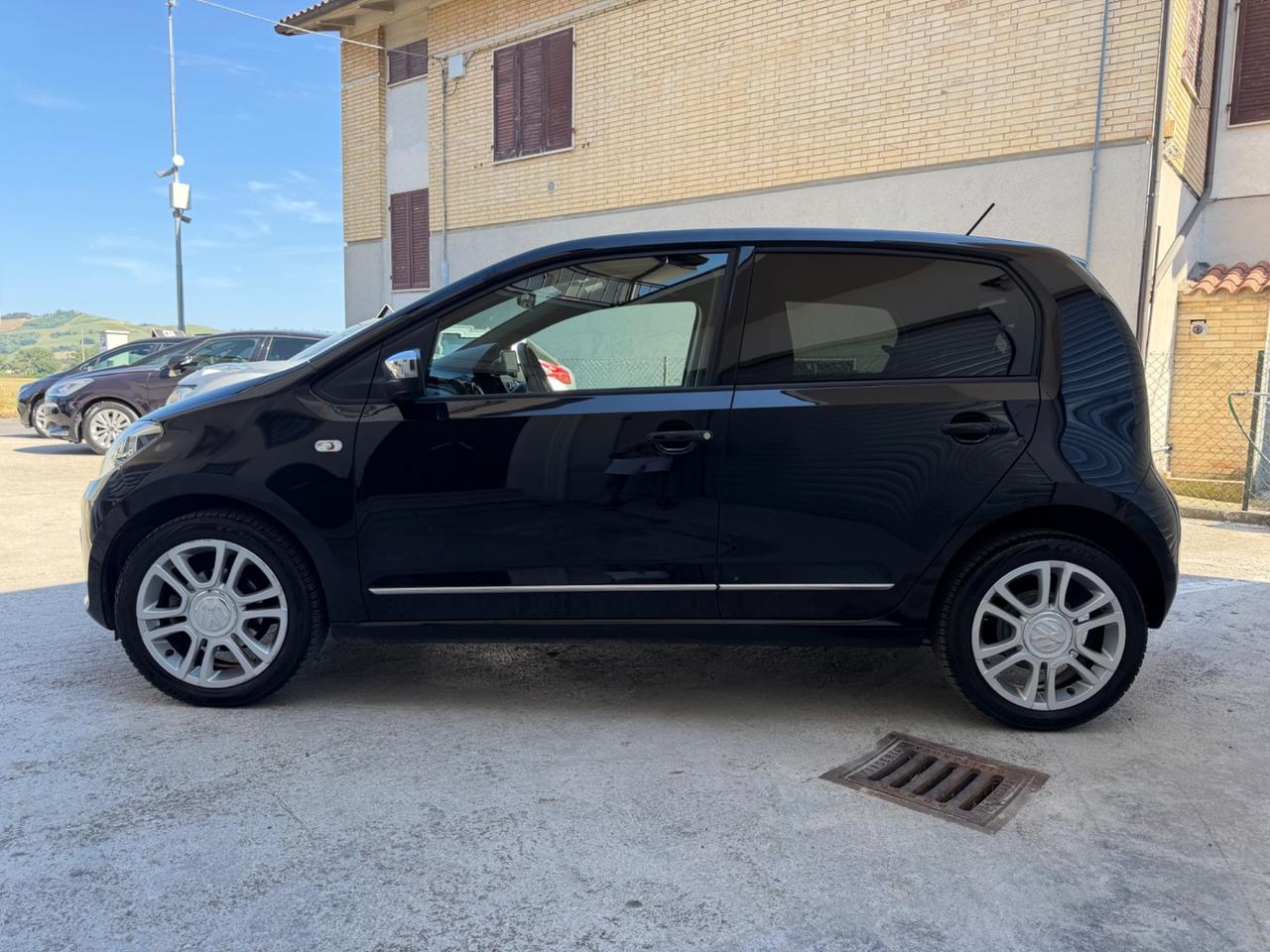 Volkswagen up! 1.0 METANO 2015