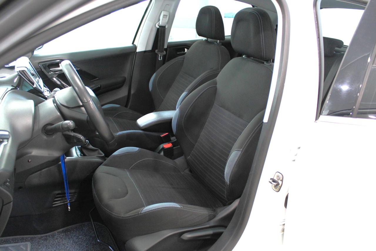PEUGEOT 208 1.6 HDi Allure - 2015
