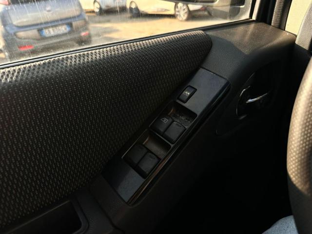 NISSAN Navara 2.5 dCi 190CV 4 porte Double Cab Sport