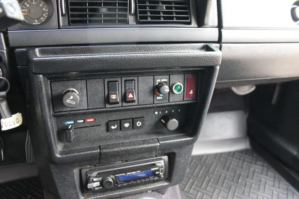 VOLVO 240 2.0 cat Station Wagon Polar