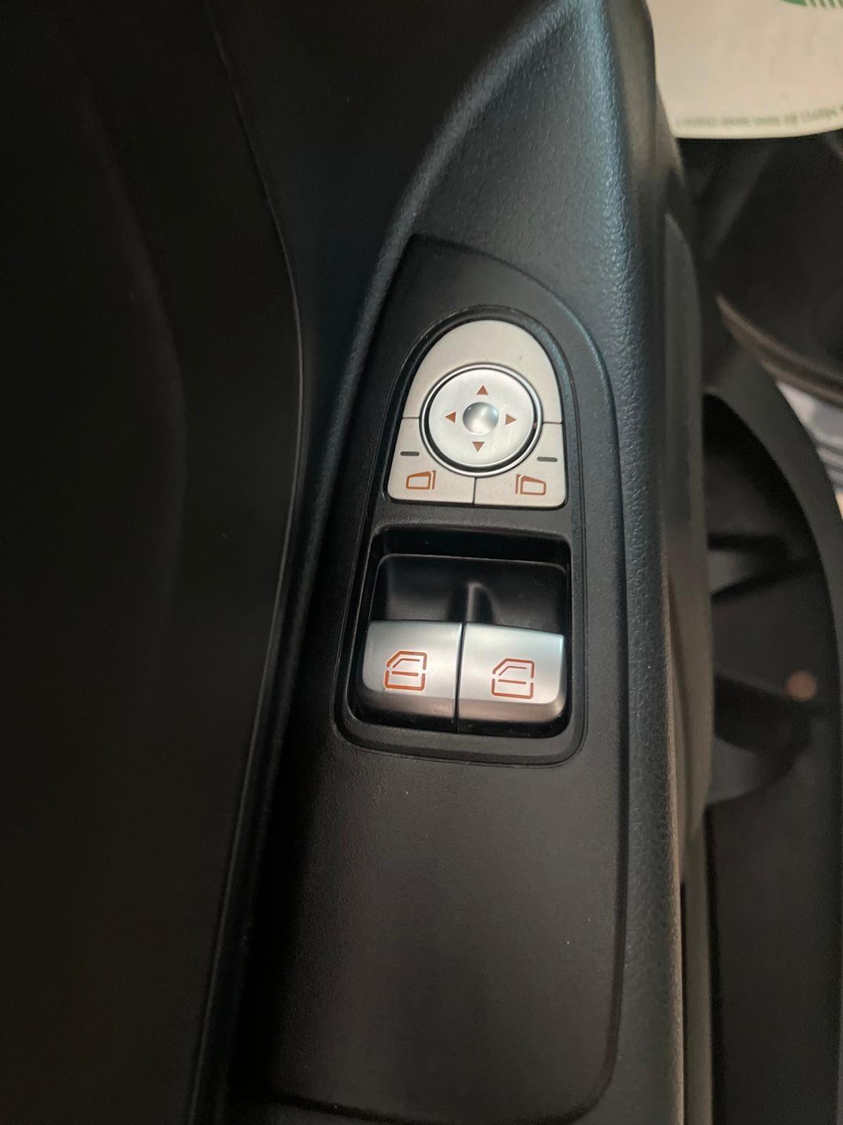 Mercedes-benz Vito TOURER 2.2 114 CDI 9 posti long
