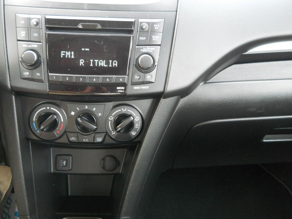 Suzuki Swift 1.3 DDiS 5 porte B-Top Bi-Color