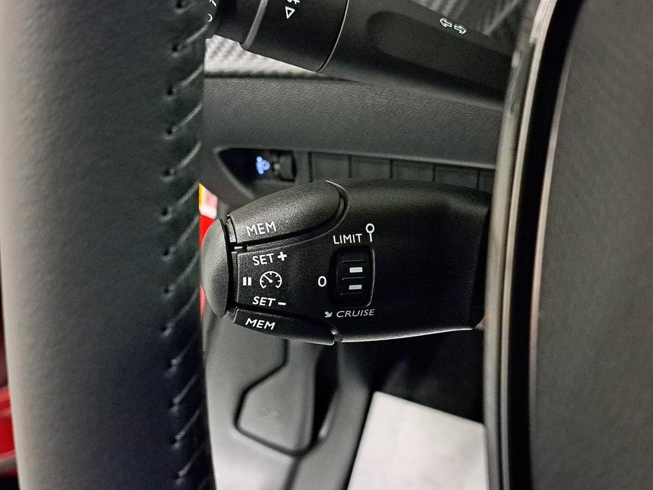 Peugeot 2008 1200 PureTech 101CV Allure Km.0