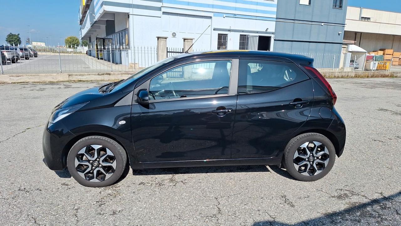 Toyota Aygo Connect 1.0 VVT-i 72 CV 5 porte x-wave MMT CAMBIO AUTOMATICO!!!