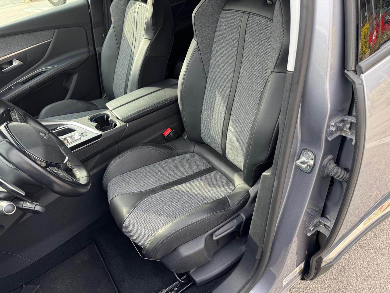 Peugeot 3008 BlueHDi 130 S&S EAT8 GT Line, GARANZIA POSSIBILE FINO A 24 MESI, CATENA E TAGLIANDO ESEGUITI