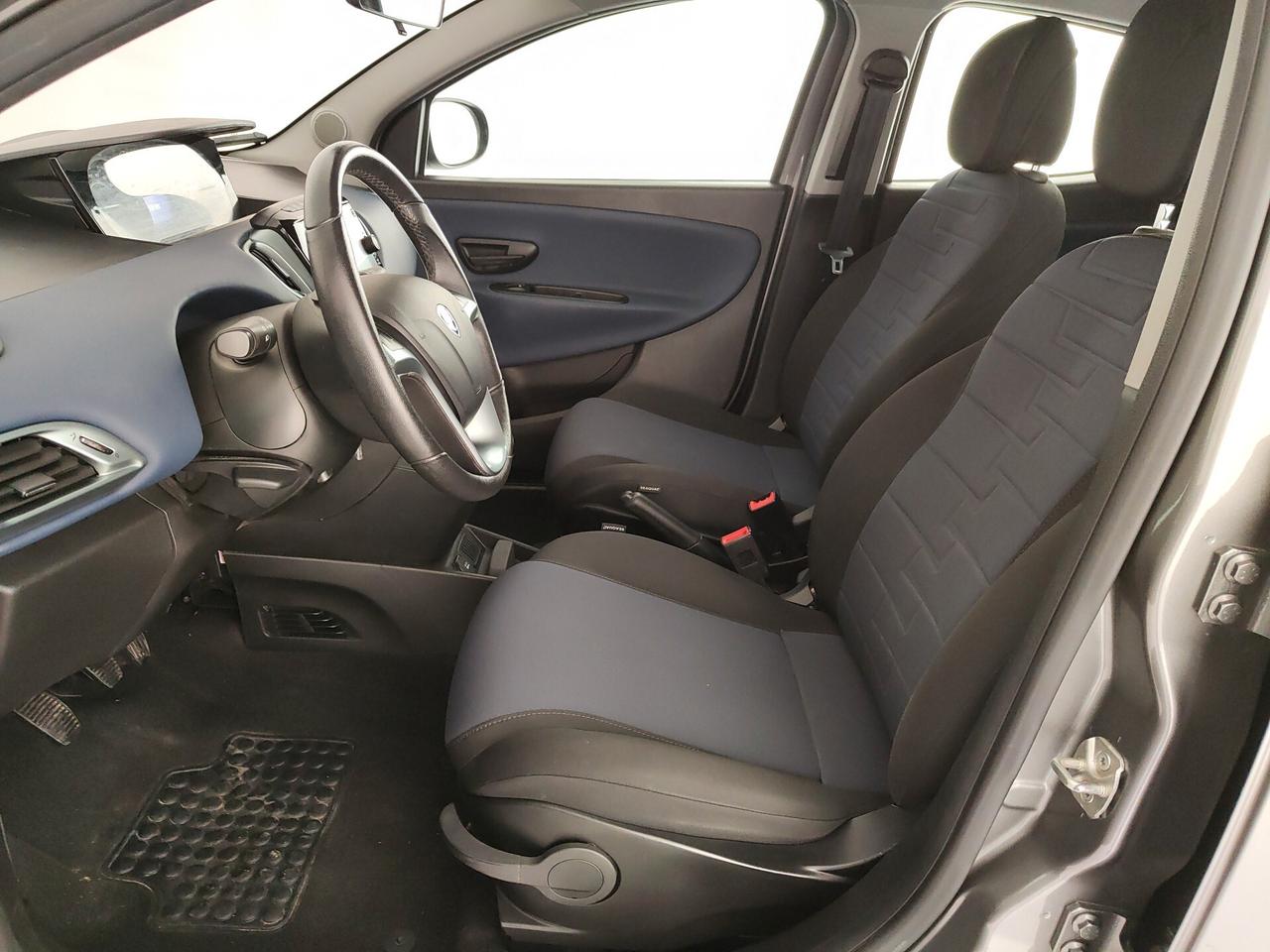 Lancia Ypsilon 1.0 FireFly 5 porte S&S Hybrid Platino