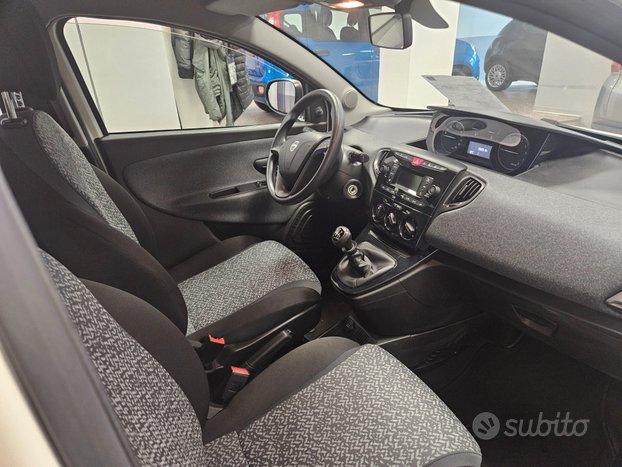 Lancia Ypsilon 1.0 FireFly 5 porte S&S Hybrid Ecoc